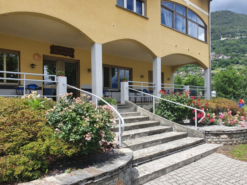TERRAZZA LAGO CAMPING SOLARIUM